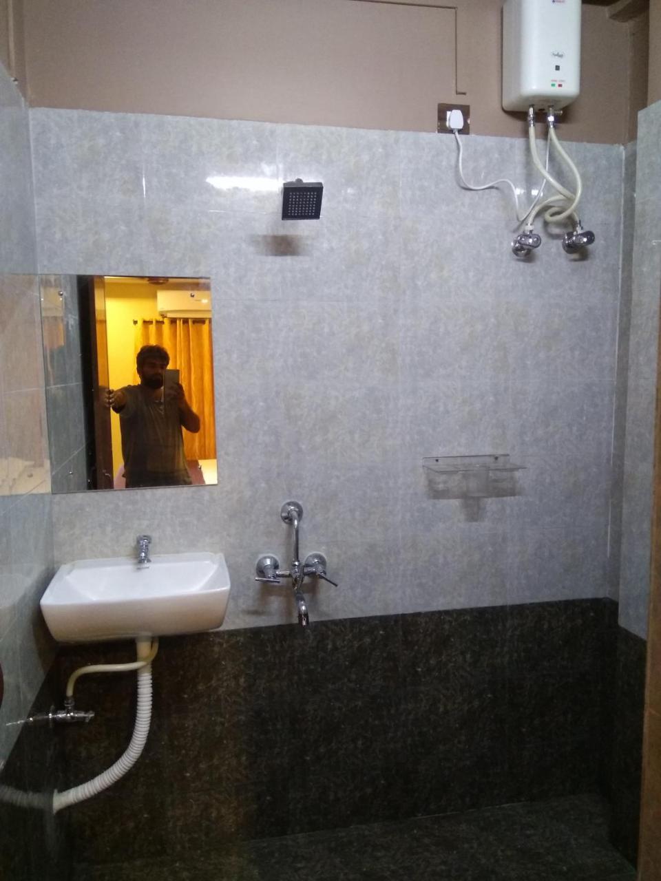 Aashiaanaa Residency Inn Port Blair Buitenkant foto